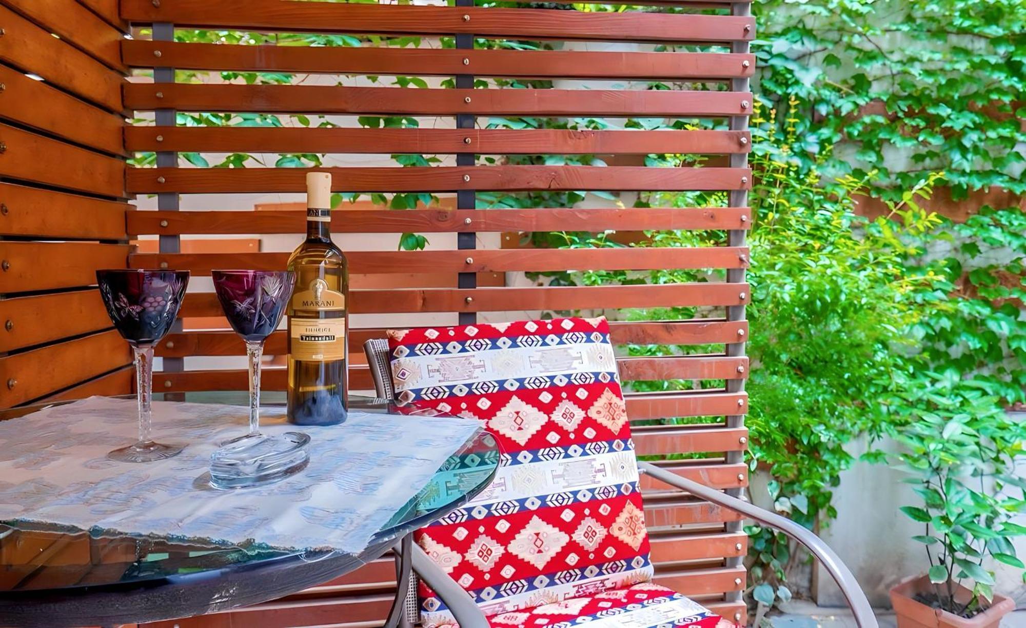 Cabernet Corner Tbilisi Exterior foto